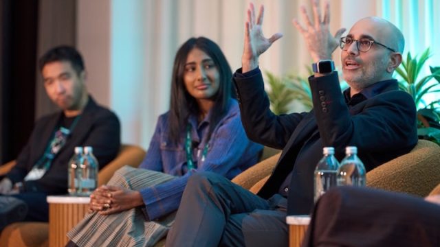 Transforming Work Tools: Bridging Trust Gaps in Australian AI Adoption