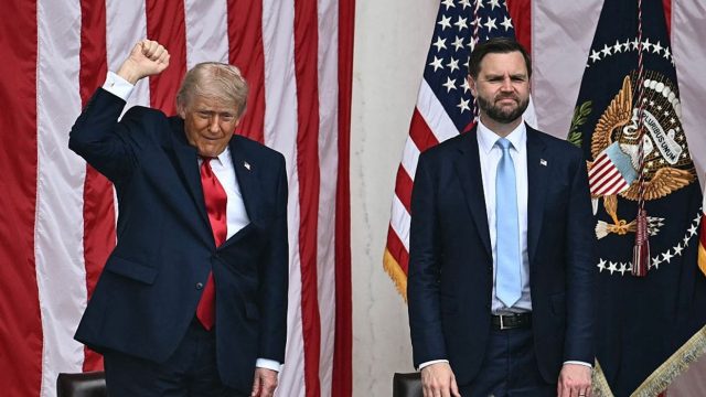 Trump's Oval Office Debate on Ukraine: A