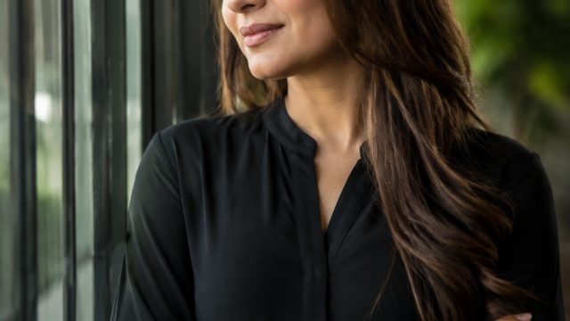 Trisha's Mysterious Message Leaves Vijay