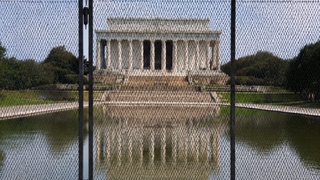 Fencing Around Lincoln Memorial Pool Spa